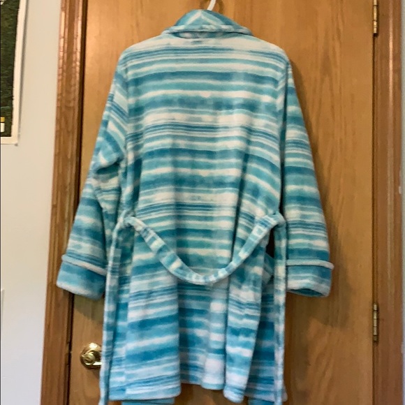 Women’s Robe - Picture 8 of 8